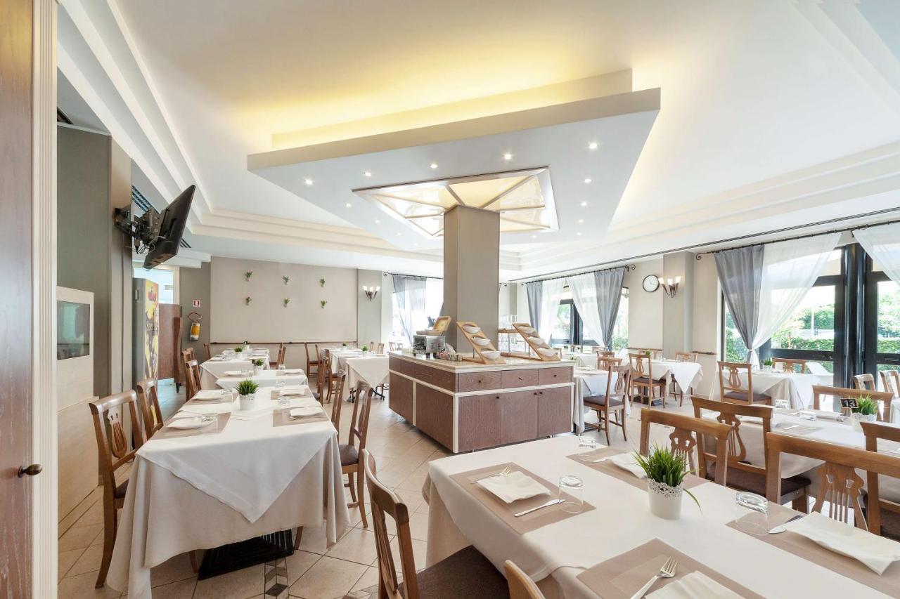 Best Western Hotel Imperiale Нова-Сірі-Маріна Екстер'єр фото